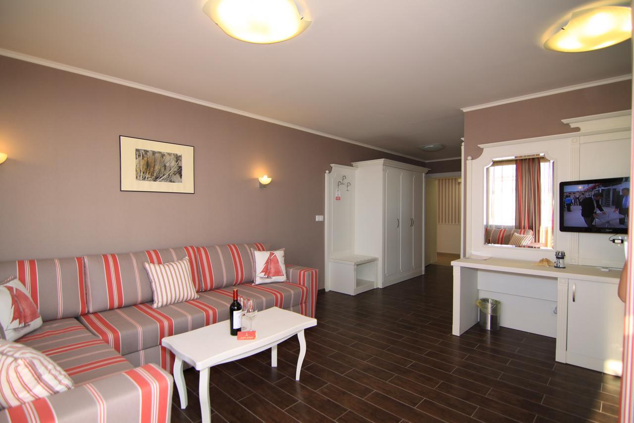 Armira Lozenets Hotel Exterior photo